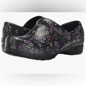 Anywear Women's Black Heart Pattern Clogs Size 9